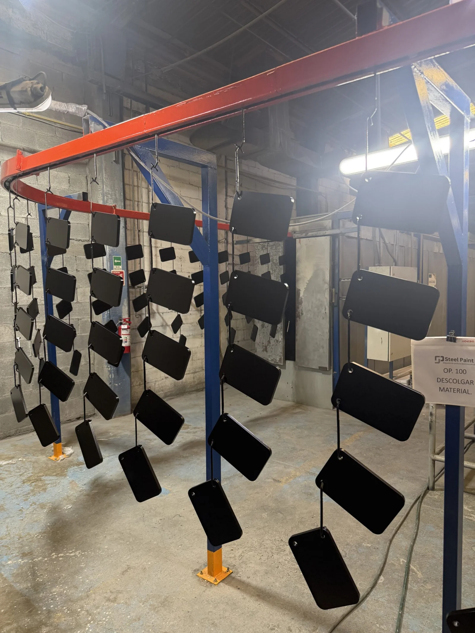 Pieza metálica con acabado de pintura electrostática en polvo aplicado por Steel Paint en Monterrey — proyecto 03