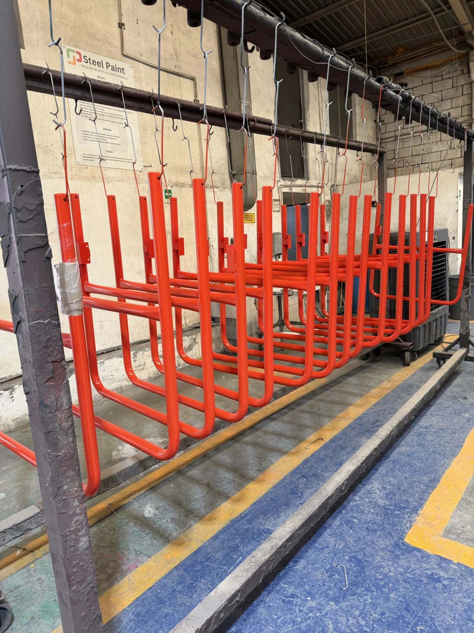 Pieza metálica con acabado de pintura electrostática en polvo aplicado por Steel Paint en Monterrey — proyecto 04